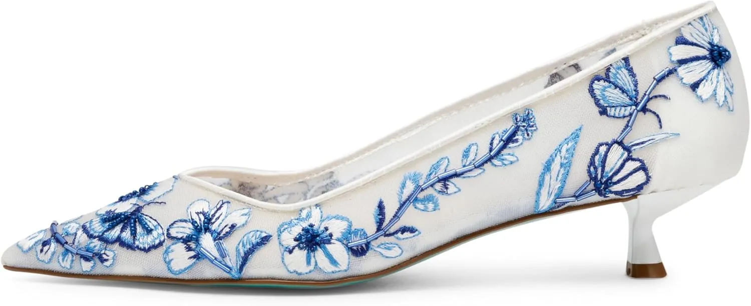 Betsey Johnson Women's Santo Pump