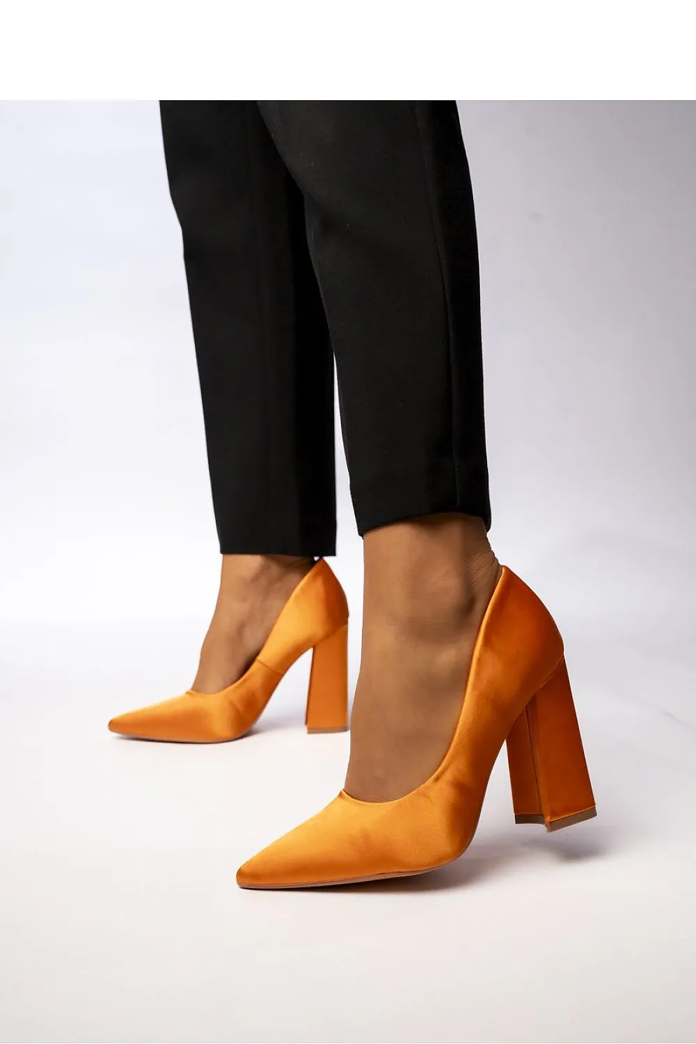Block heel pumps