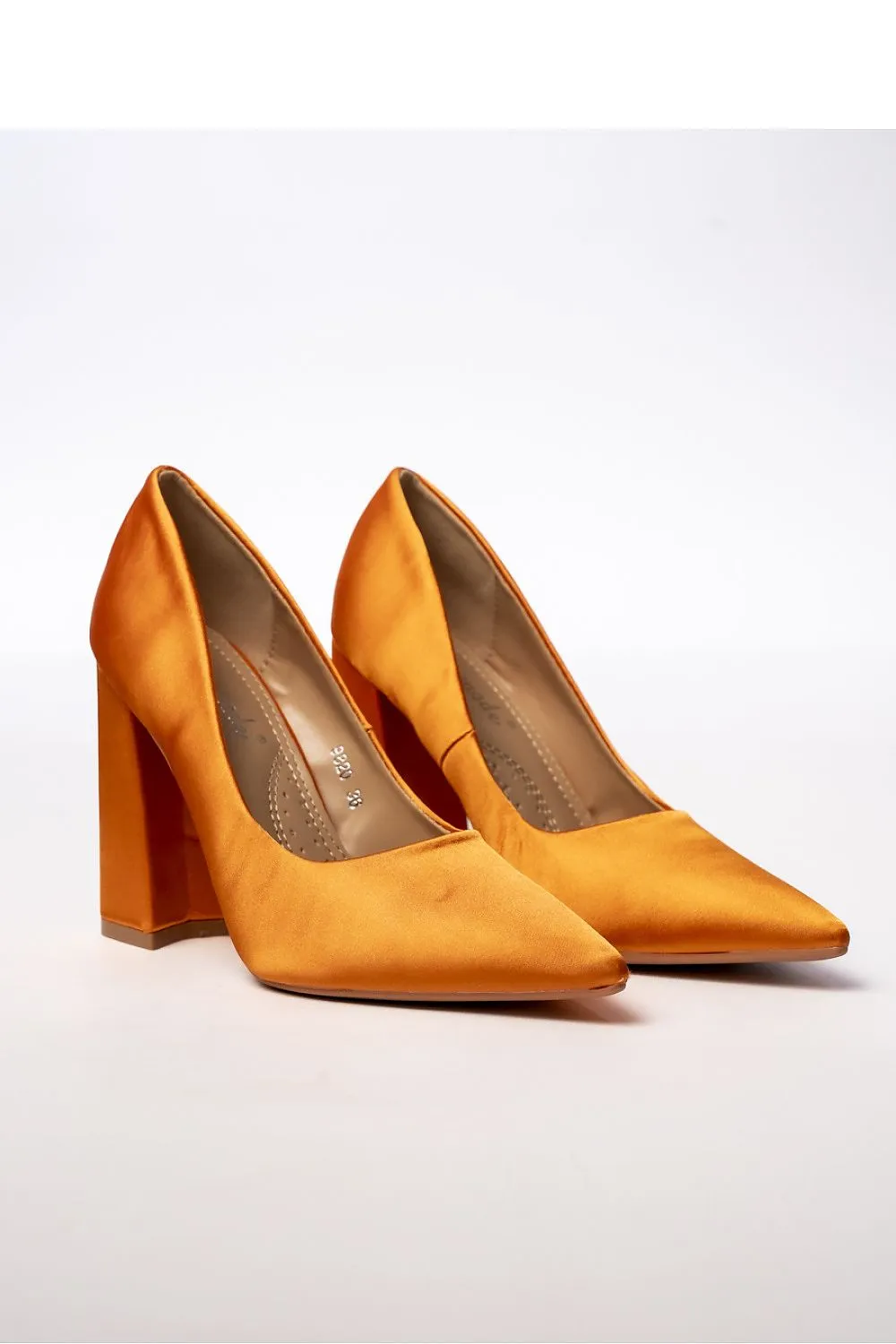 Block heel pumps