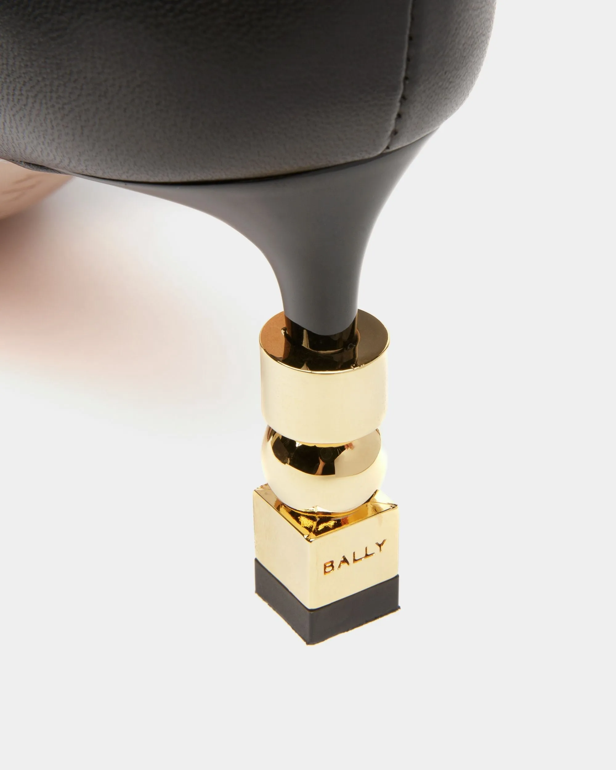 Block Pumps In Black Leather