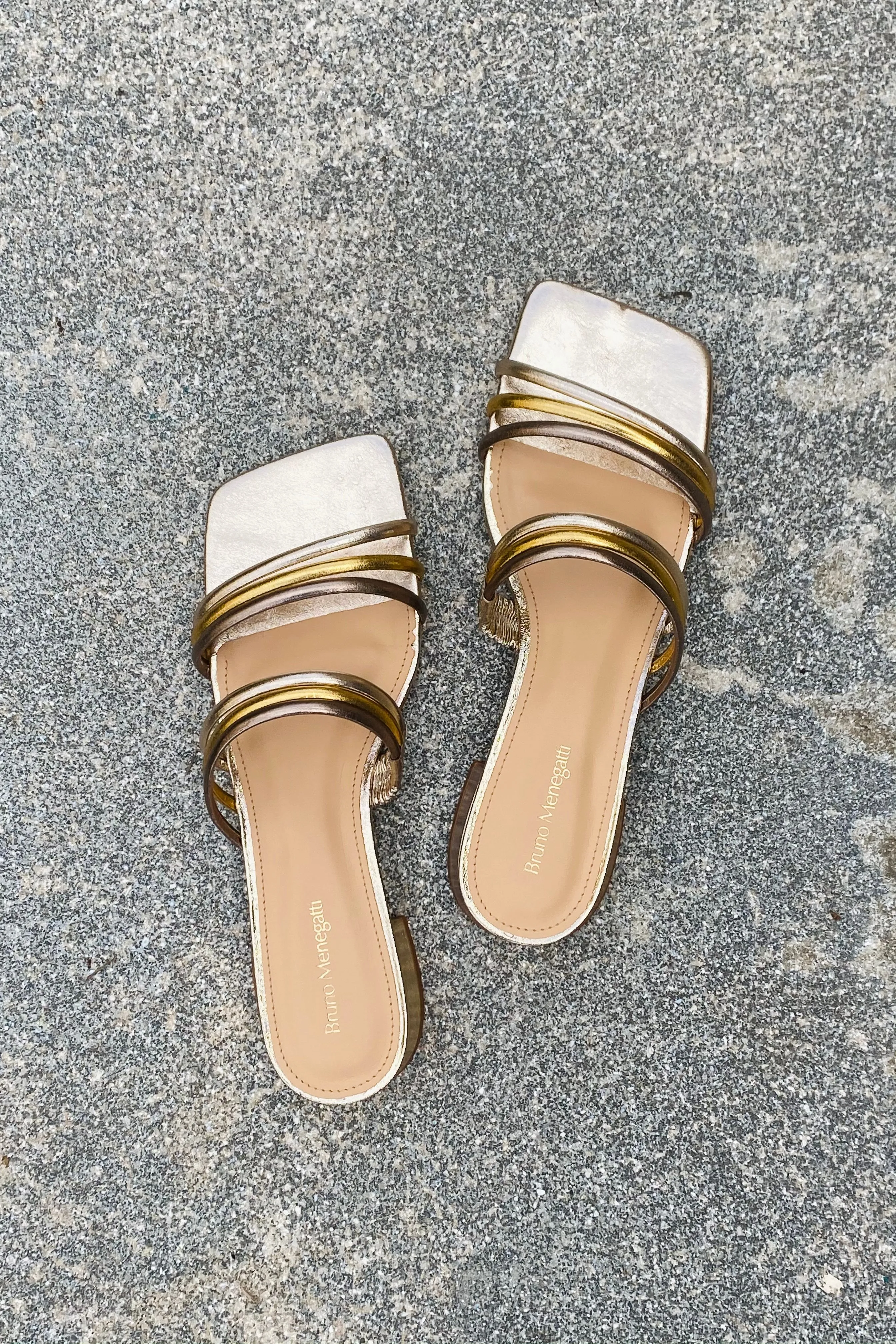 CR SLIDE LEATHER SANDAL IN GOLD