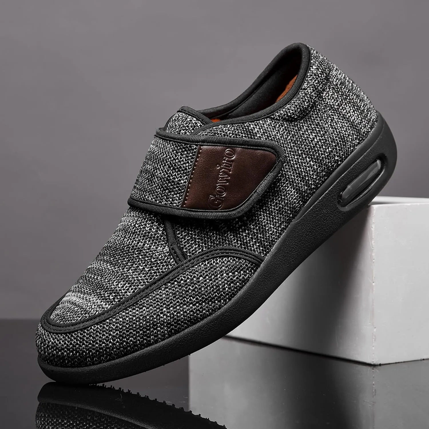 Diabetes Shoes Wide Version Elderly Shoes, No Need to tie Shoelaces Anti-Skid Breathable Light Expansion Foot Walking Edema Thickened and Widened Sole Walking Shoes