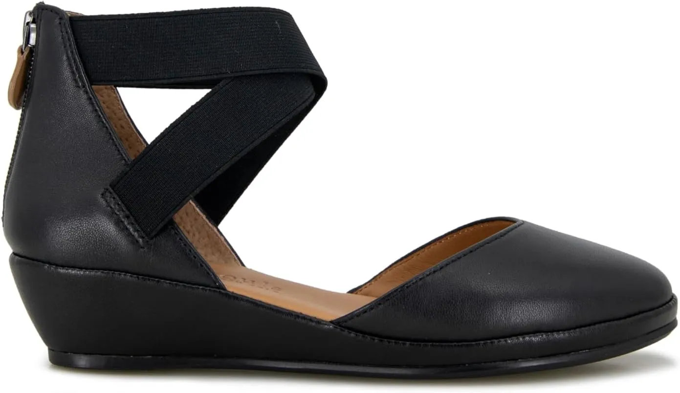 Gentle Souls by Kenneth Cole Women's Noa Wedge Sandal