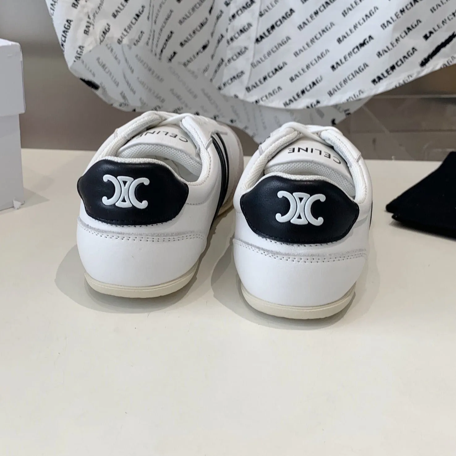 JOGGER LOW LACE-UP SNEAKER IN CALFSKIN & SUEDE CALFSKIN OPTIC WHITE/GREY/BLACK