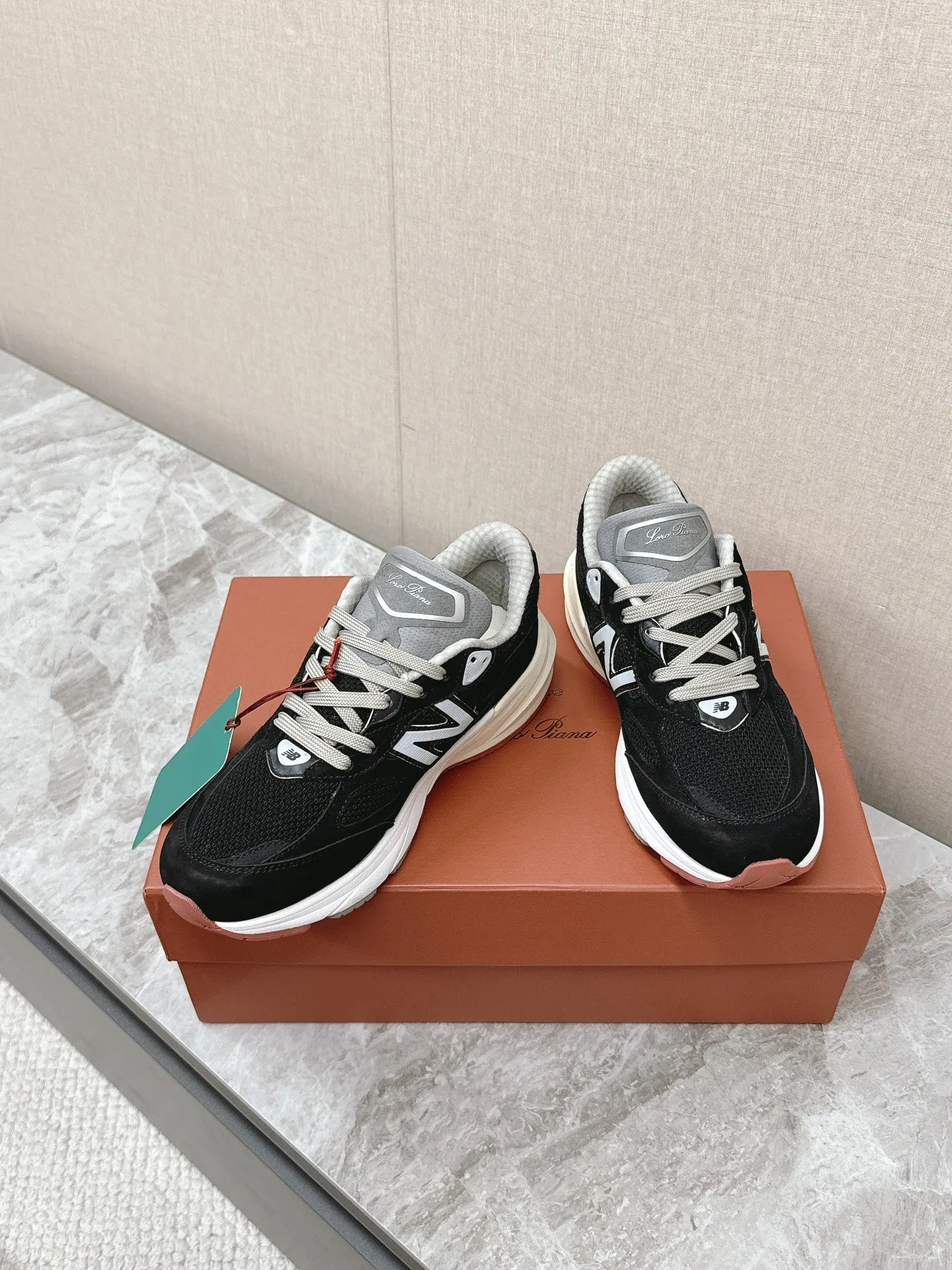 LP x NB 990v6 Sneaker 45mm black suede white calfskin and mesh fabric