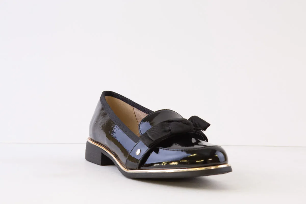 LUNAR - FLB105 ELGIN-LOW HEEL SLIP-ON SHOE - BLACK PATENT
