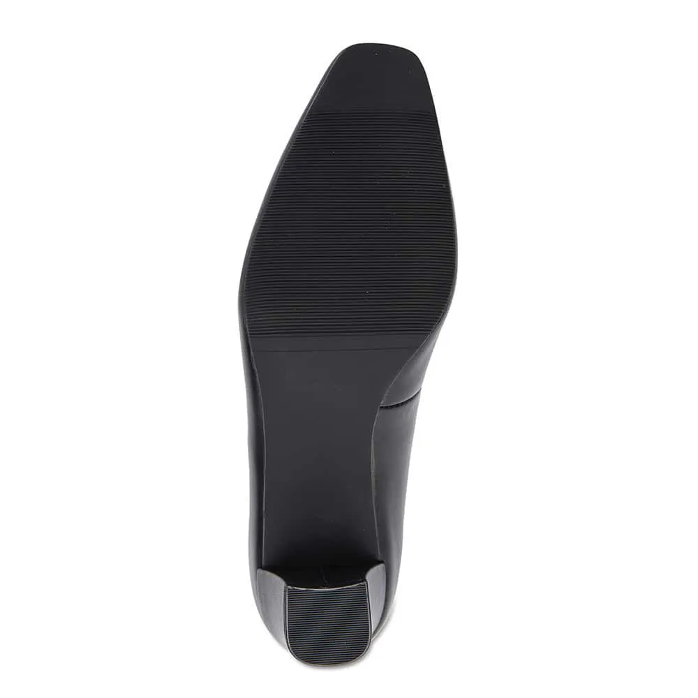Nicole Heel in Black Leather