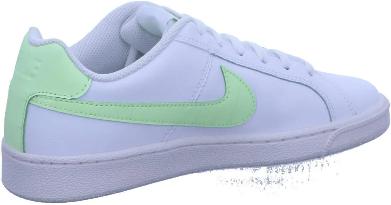 Nike Women's Tennis Shoe