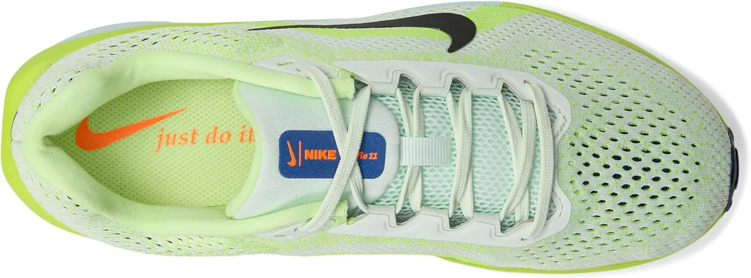 Nike Women's Winflo 11 Sneaker