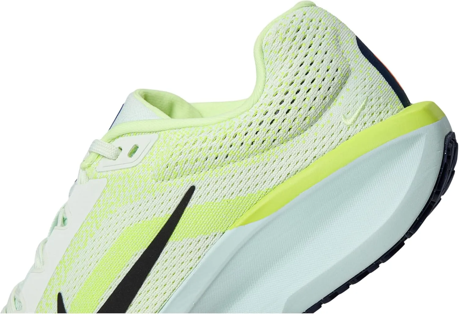 Nike Women's Winflo 11 Sneaker