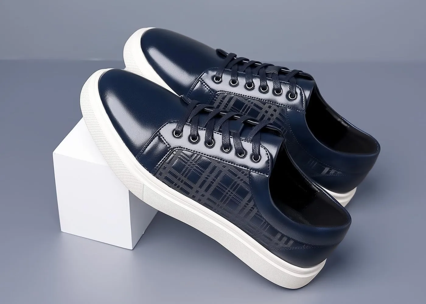 Santimon Men's Low-Top Leather Sneakers Classic Plaid Slip On Shoes