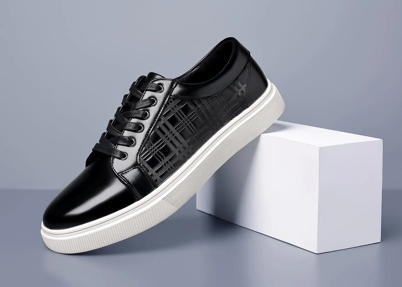 Santimon Men's Low-Top Leather Sneakers Classic Plaid Slip On Shoes
