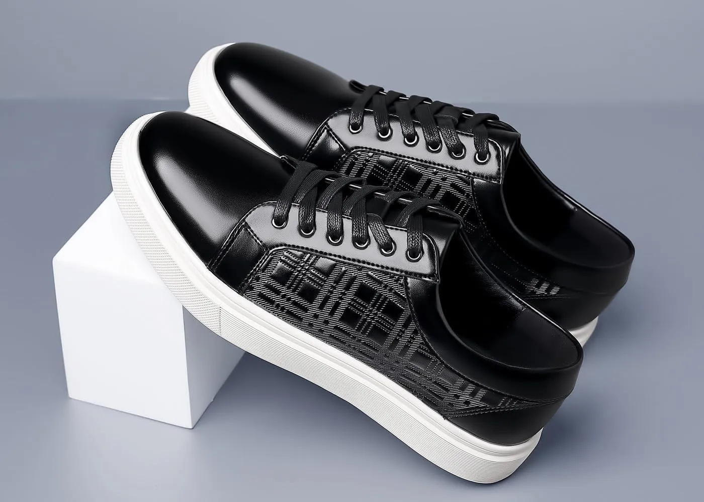 Santimon Men's Low-Top Leather Sneakers Classic Plaid Slip On Shoes